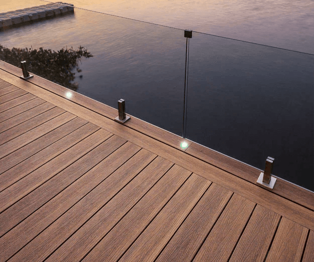 StrongWood- надежный поставщик качественной террасной доски премиального качества.